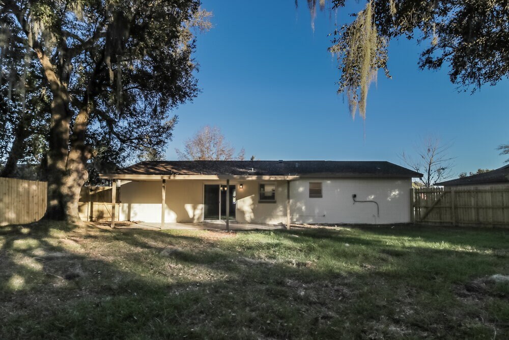 Building Photo - 2426 Sable Dr