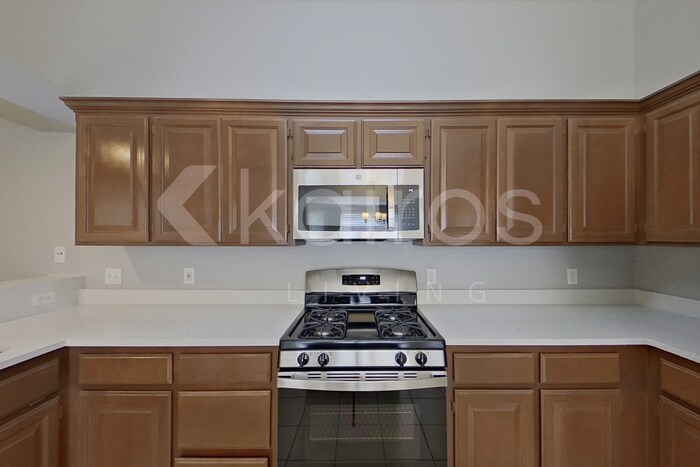 Building Photo - 912 SE 38th St