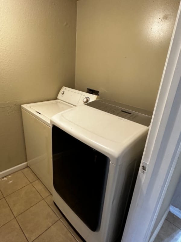 Building Photo - 9700 Leawood Blvd