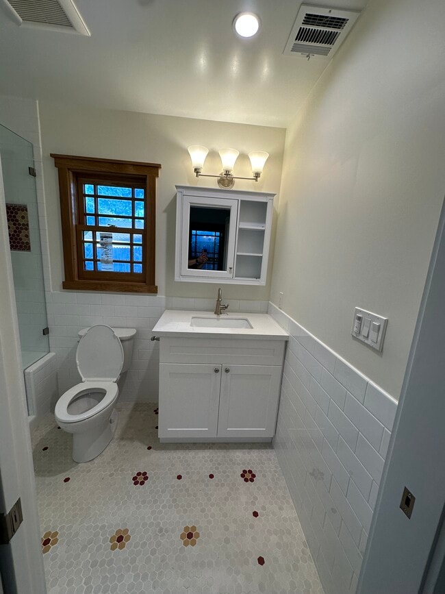 Building Photo - 1719 Loma Vista St