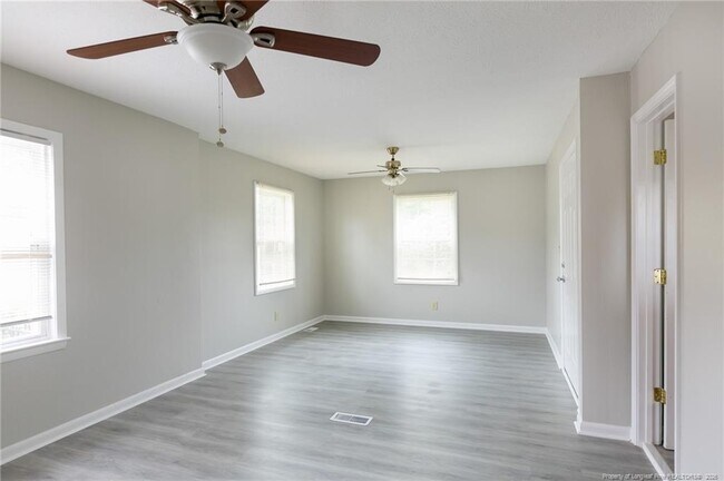 Building Photo - 304 Longhorn Dr