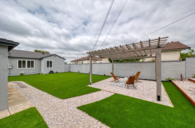 Building Photo - 11114 Ruthelen St