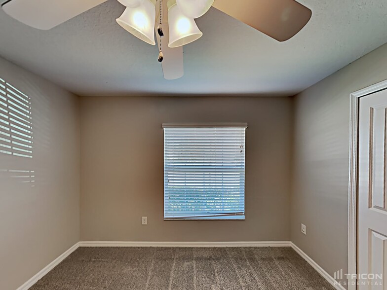 Building Photo - 209 Archcliffe Point Pl
