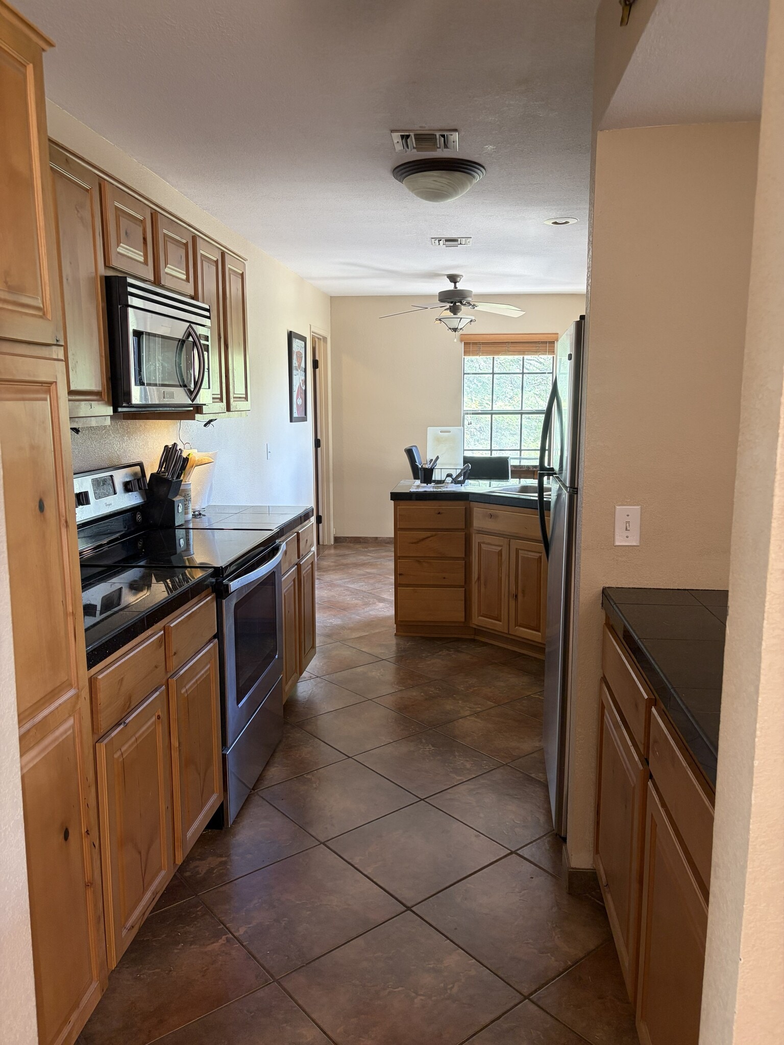 Building Photo - 6460 N Tierra de las Catalinas
