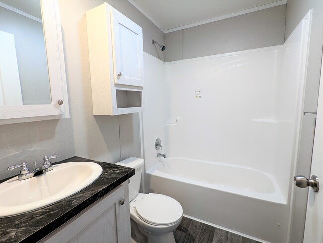 Building Photo - 554 Delaware
