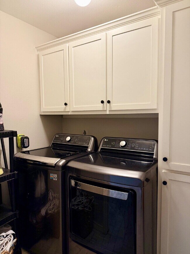 Building Photo - 3001 32nd St