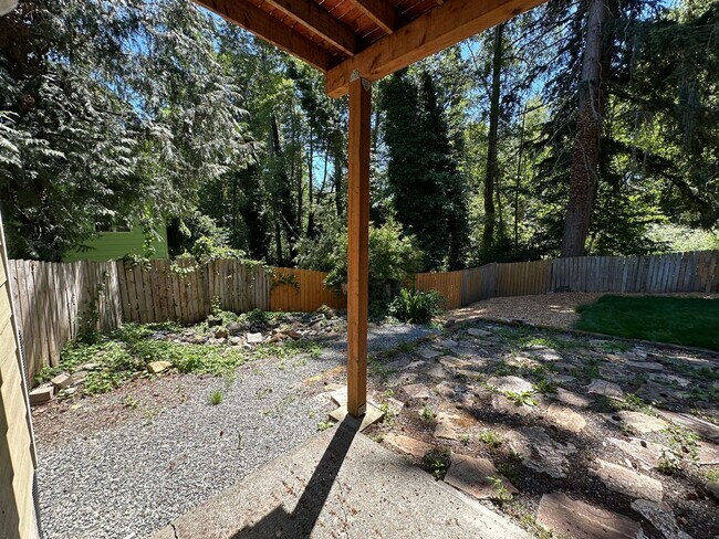 Building Photo - 3 Bed 2 Bath home with 2 Car Garage in Bellingham