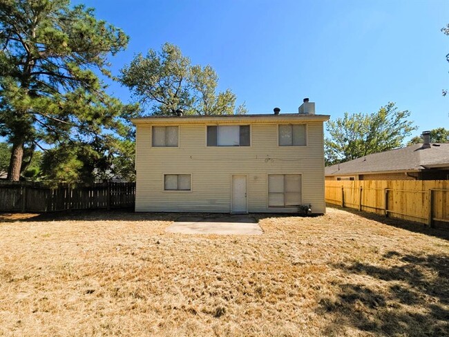 Building Photo - 18915 Oak Bower Dr