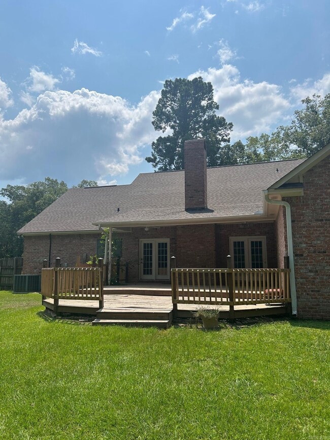 Building Photo - 5506 Oakwood Dr