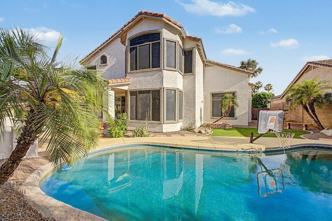 Building Photo - 6772 W Sonnet Dr