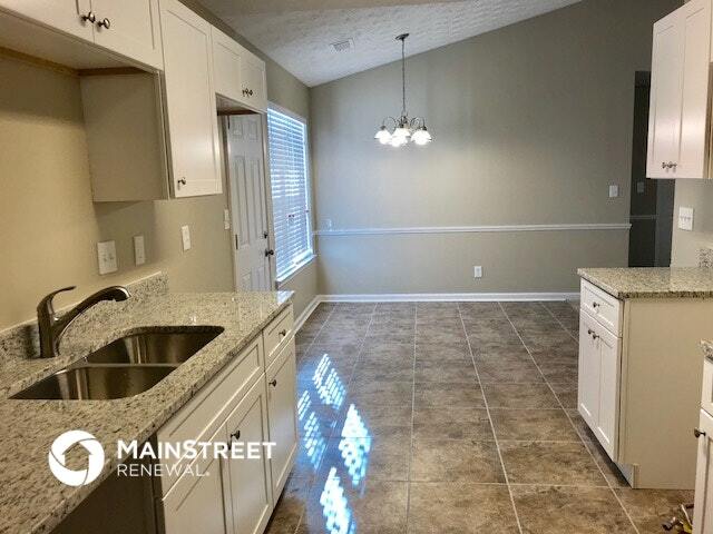 Building Photo - 10608 Pecan Ln