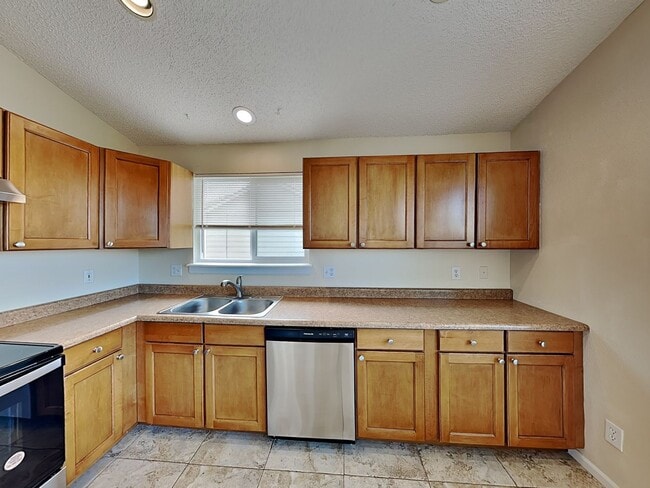 Building Photo - 3026 46th Ave