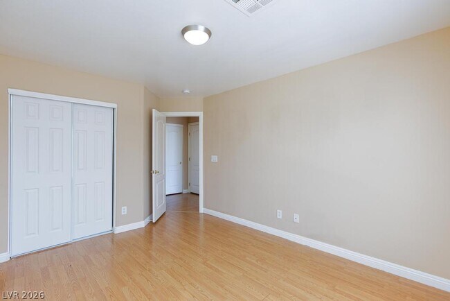Building Photo - 8800 Horizon Wind Ave