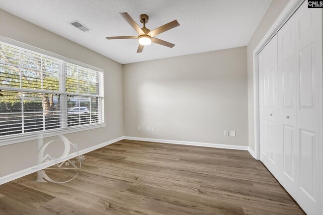 Building Photo - 815 Chablis Dr