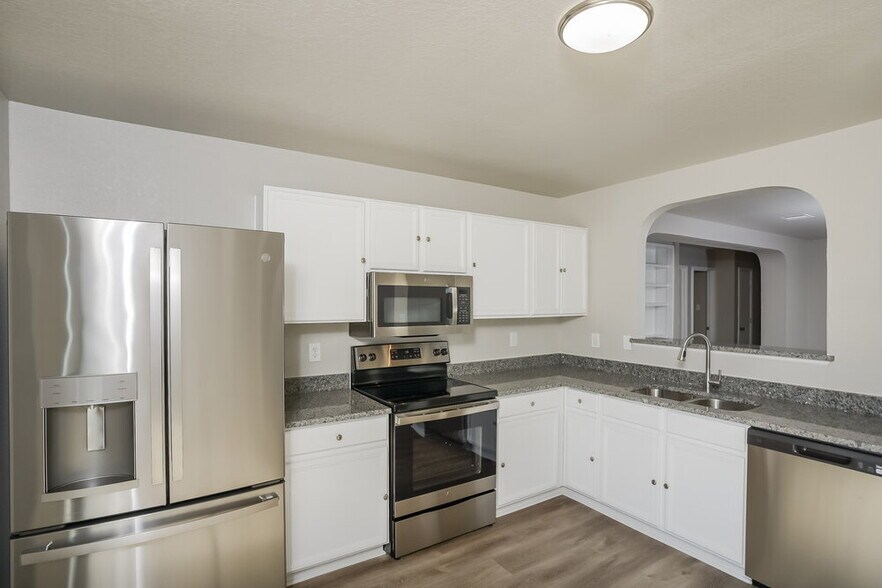 Building Photo - 9122 Blazer Pl