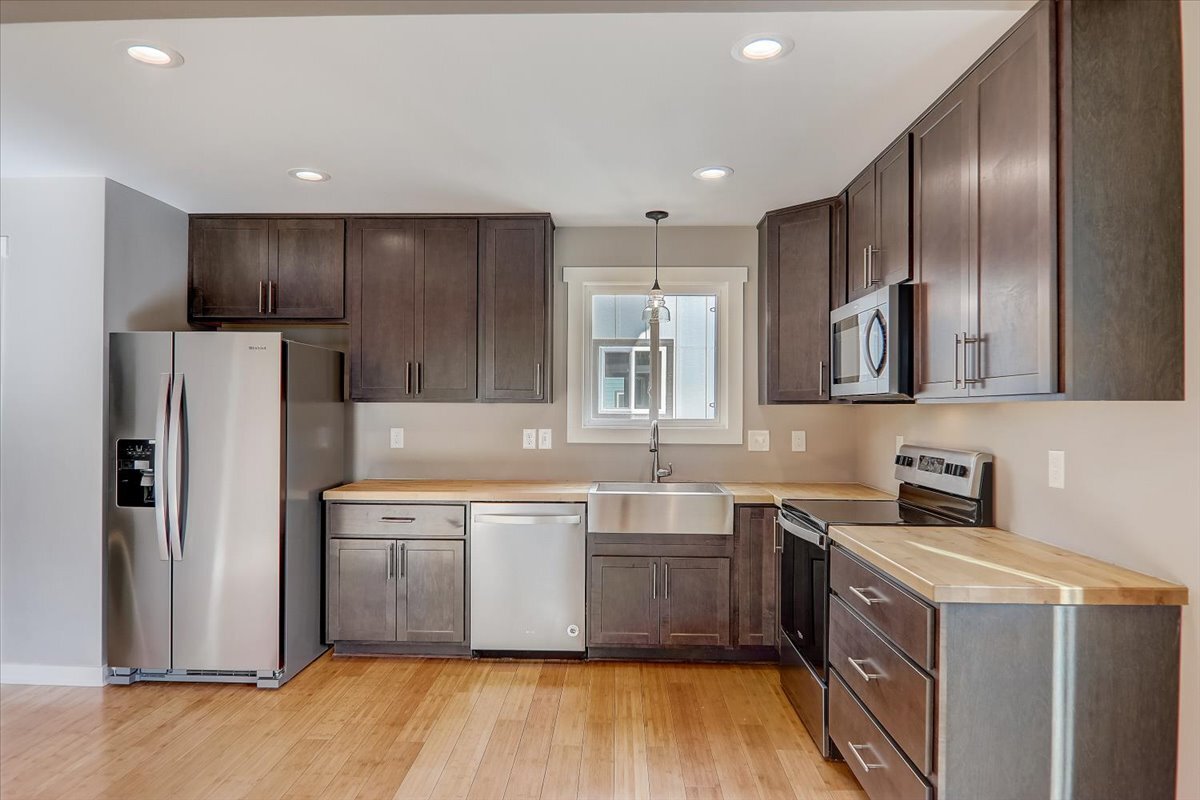 Kitchen - 1 W Citra St