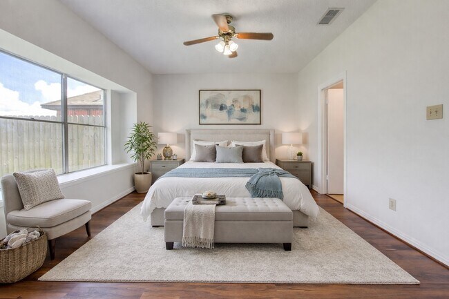 Building Photo - 308 N Ranch House Rd