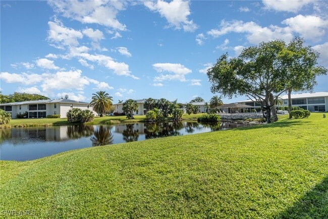 Building Photo - 135 Cypress Way E