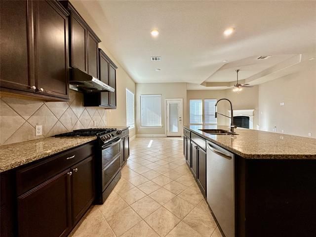 Building Photo - 16205 Weymouth Dr