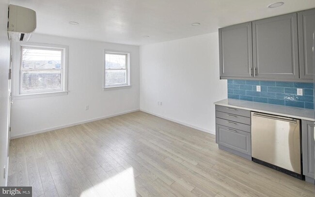 Building Photo - 958 Mt Olivet Rd NE