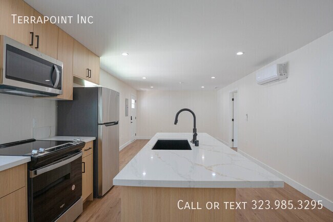 Building Photo - 1034 Westmoreland Ave