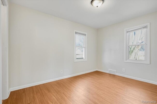 Building Photo - 60 W Harry Ave