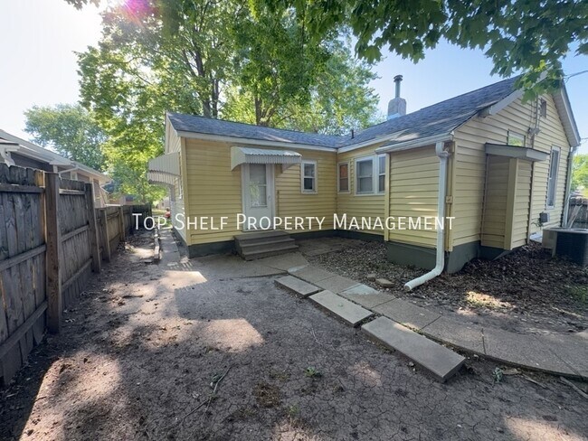 Building Photo - 3905 8th St