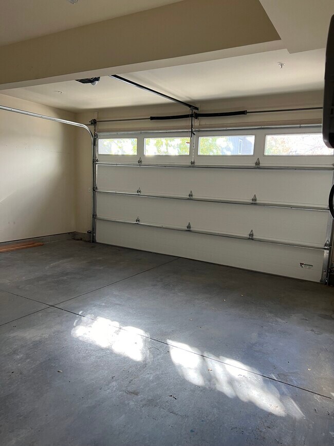 2 car garage - 113 Oak St