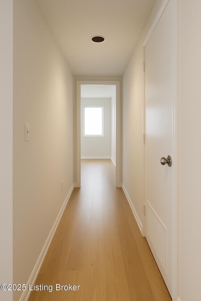 Building Photo - 2505 Brownsboro Rd