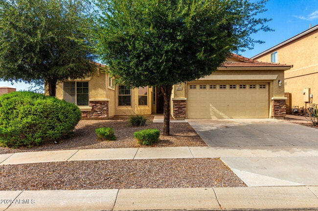 Primary Photo - 2806 E Trigger Way