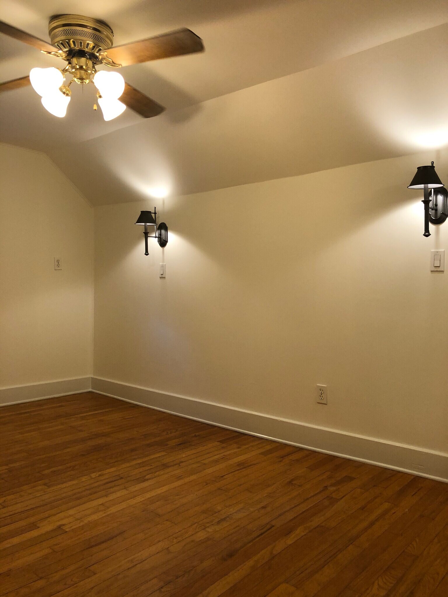 Building Photo - 873 Highland Ave NW