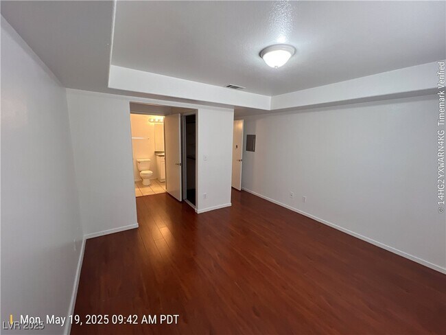 Building Photo - 1533 Linnbaker Ln