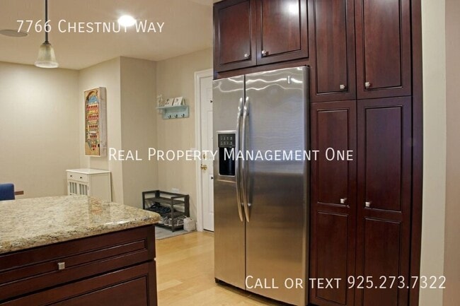 Building Photo - 7766 Chestnut Way