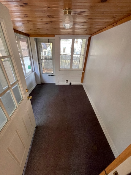 Building Photo - 83 Highland Ave