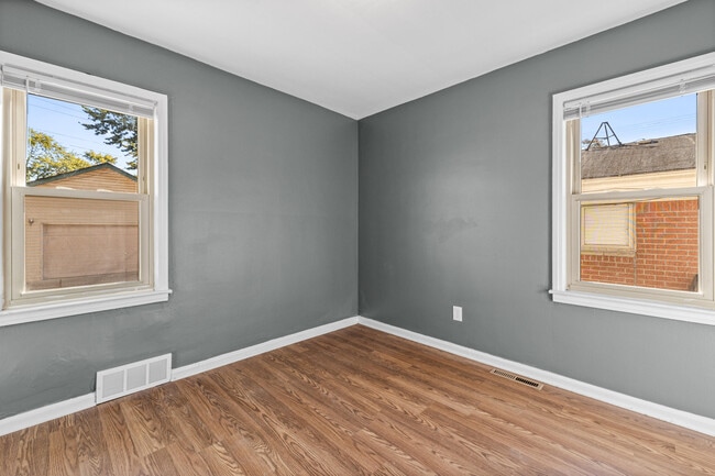 Building Photo - 4705 Jackson St