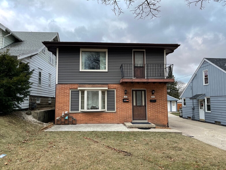 307 S 76th - Lower unit - 307 S 76th St