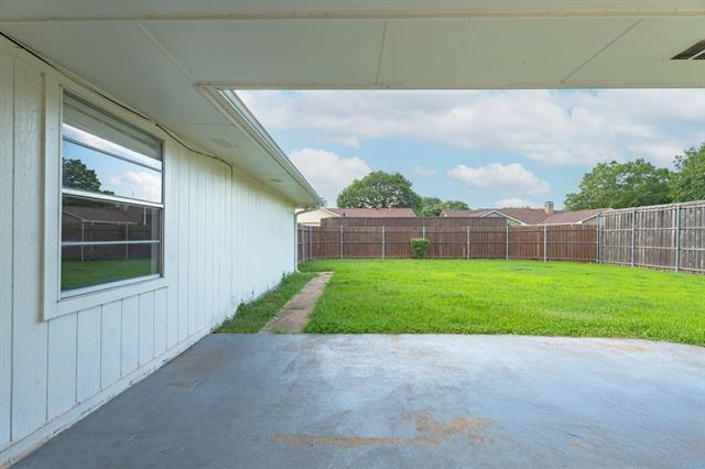 Building Photo - 801 Meadowgate Dr