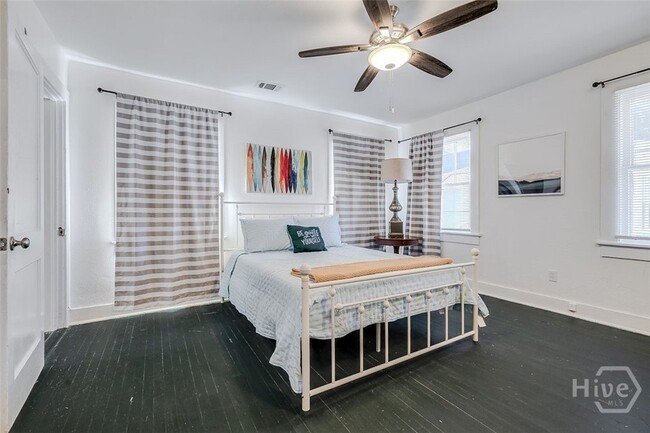 Building Photo - 1317 E 38th St