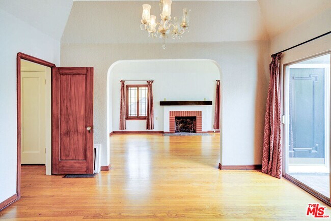 Building Photo - 10372 Tennessee Ave