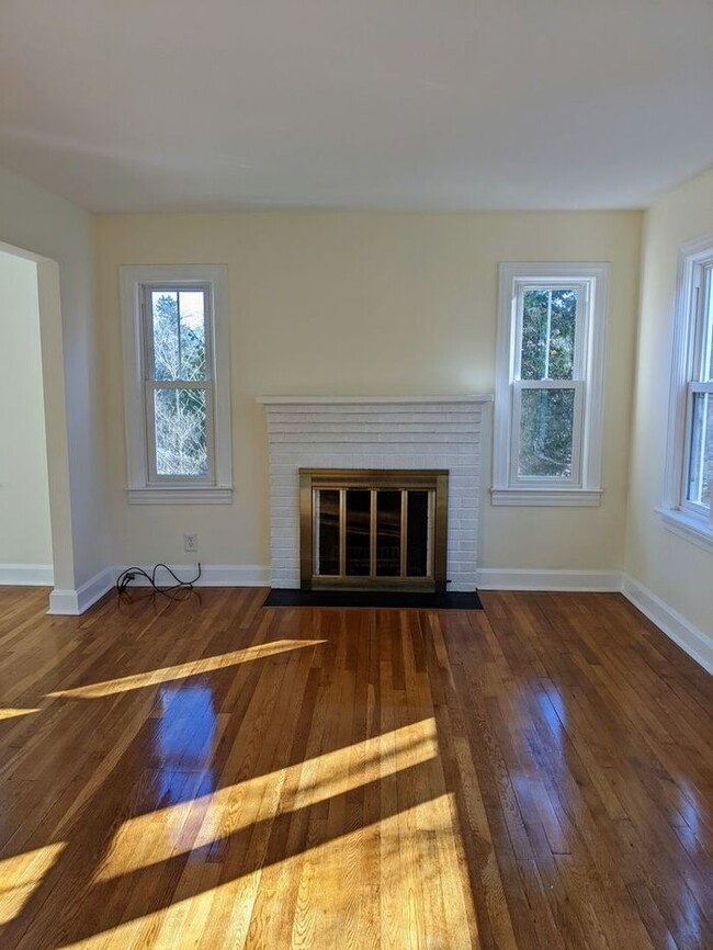 Building Photo - Beautiful Asheville Rental in the Malvern ...