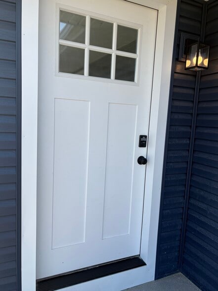 Building Photo - 3140 Springmill West Rd