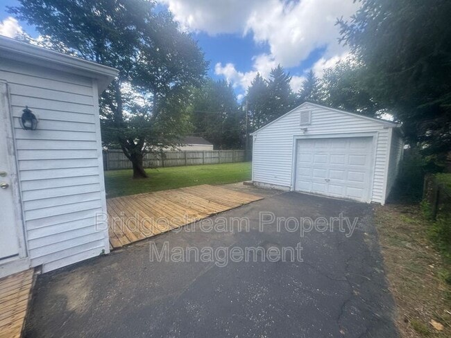 Building Photo - 1587 Garwood Dr