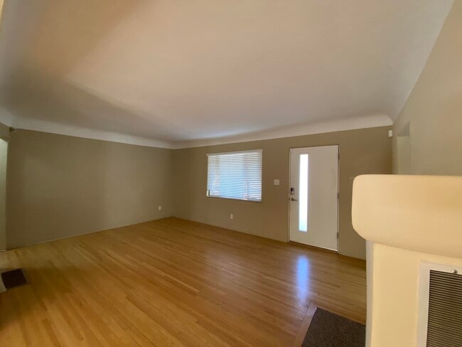 Building Photo - 4614 Idlewilde Ln SE