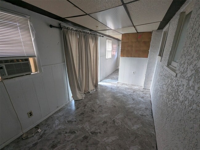Building Photo - 309 Squires Ave