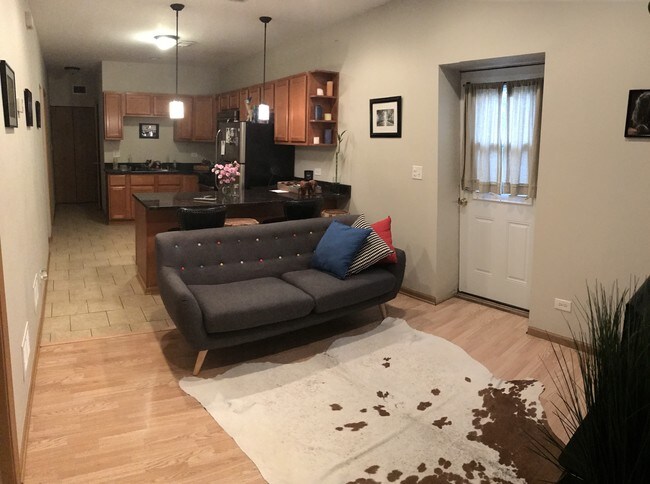Living Room (furnished) - 2212 W 21st Pl