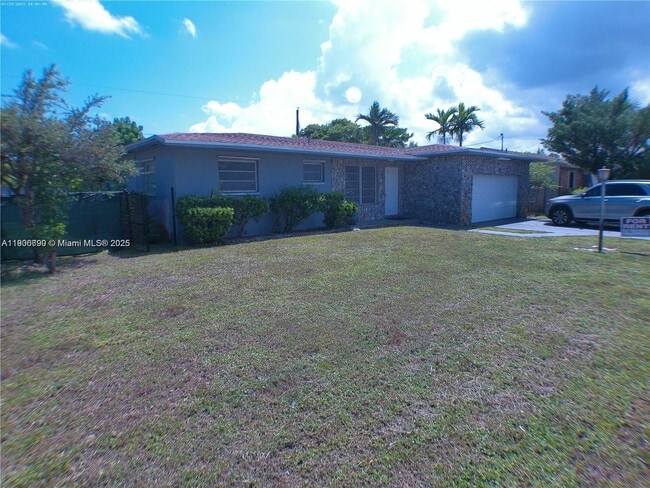 Primary Photo - 5360 Fletcher St