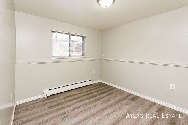 Building Photo - 2840 Montebello Dr W