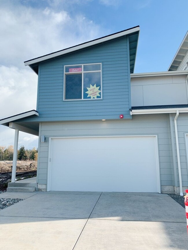 Primary Photo - Lease Takeover Available NOW! Sunny 3 bdrm, 2.5 bath in Cordata Neighborhood