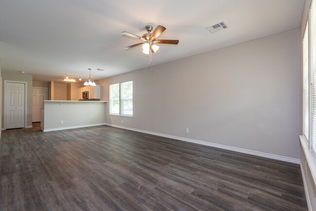 Building Photo - NEW LOW PRICE! 4 Bedroom 2 Bath +updated! ...
