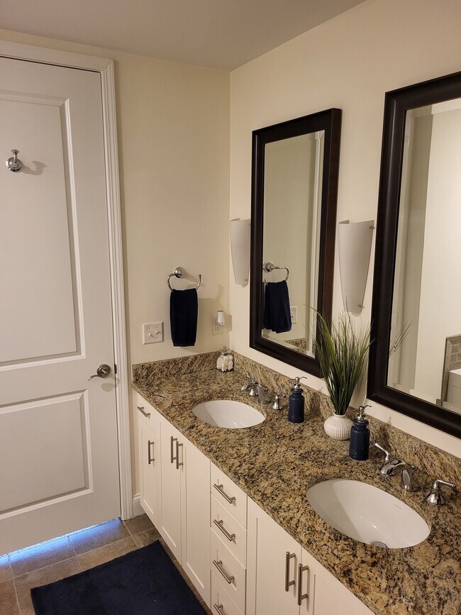 Building Photo - 270 17th St NW